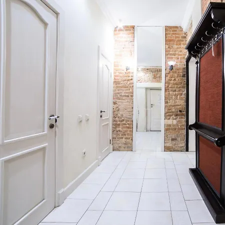 Апартаменти З Чудовим Видом Із Вікна В Центрі Львова Apartment *