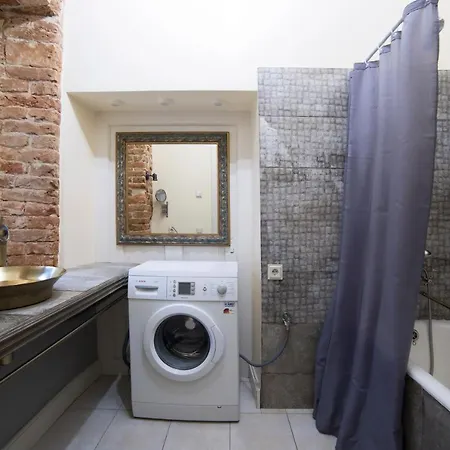 Апартаменти З Чудовим Видом Із Вікна В Центрі Львова Apartment *