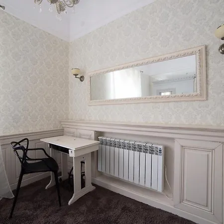 Апартаменти З Чудовим Видом Із Вікна В Центрі Львова Apartment *